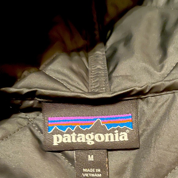 Patagonia Jack Daniel’s Embroidered Diamond Quilted Bomber Hoody - Picture 7 of 8